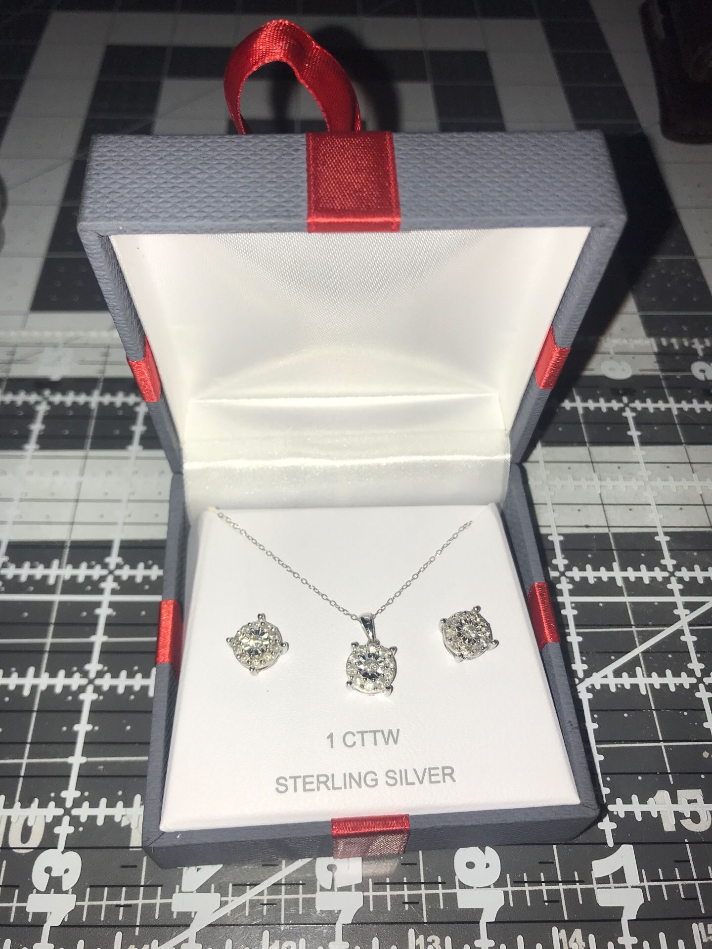 1ct total weight diamond earrings and necklace