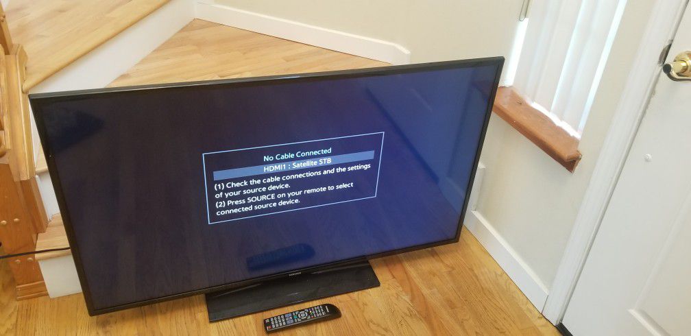 NEW cond MITSUBISHI  55 INCHES  TV. WITH REMOTE CONTROL  , WORKS EXCELLENT  , IN THE BOX