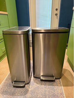 Step Trash cans