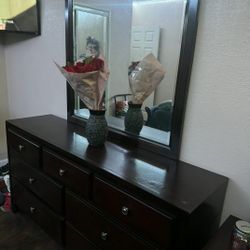 Used Dresser &nightstand 