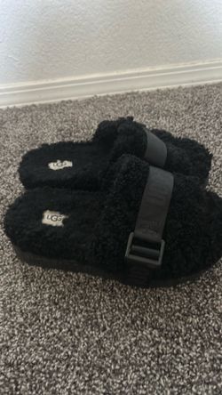 UGG slippers Size 7