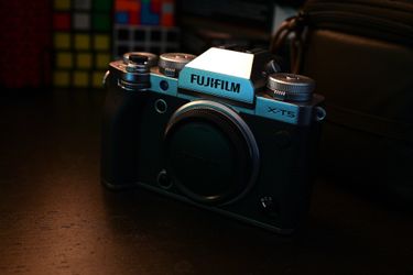 Fujifilm xt-5 body only