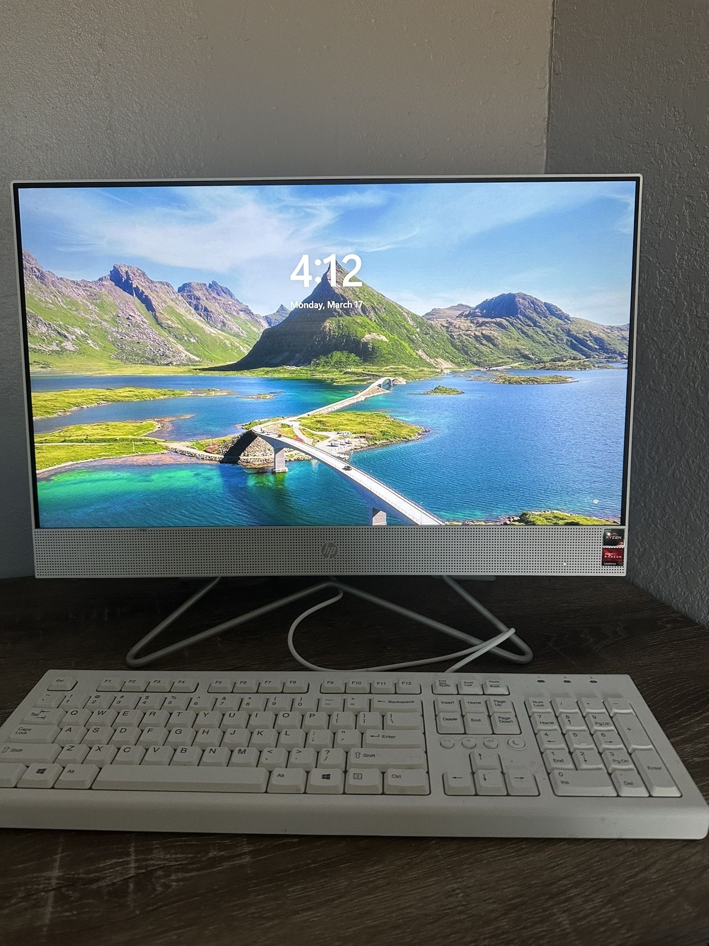 White HP Monitor