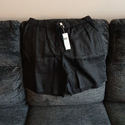 Black Mid-thigh Shorts L/G