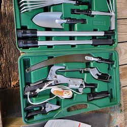 Garden Kit With Manual Pole Saw