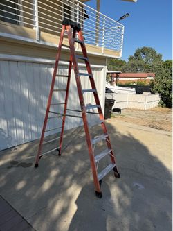 In Upland 91784. 10’ fiberglass step ladder Werner 300 lbs rated stickers no cracks good pads $120 cash 2401 n Euclid ave Upland 91784
