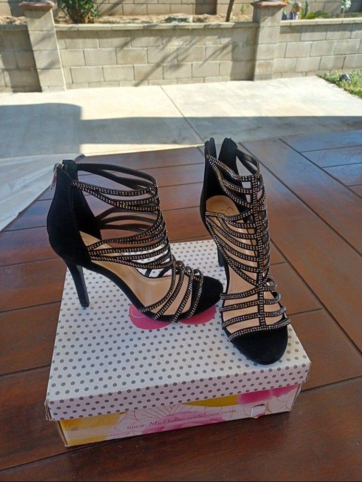 Heels Size7 Black