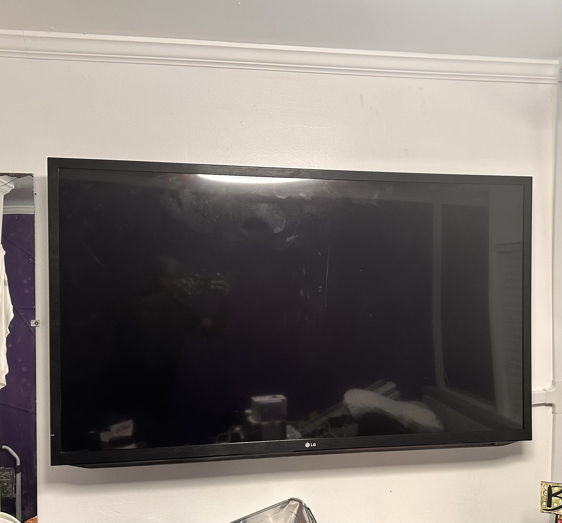 55” LG TV 4K Max Fire Tv Stick W/ Wal Mount