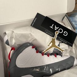 Jordan 9 Fire Red, Size 4