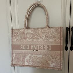 Printed pink leisure travel bag