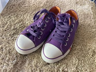New Levi’s men’s purple sneakers brand new 8.5