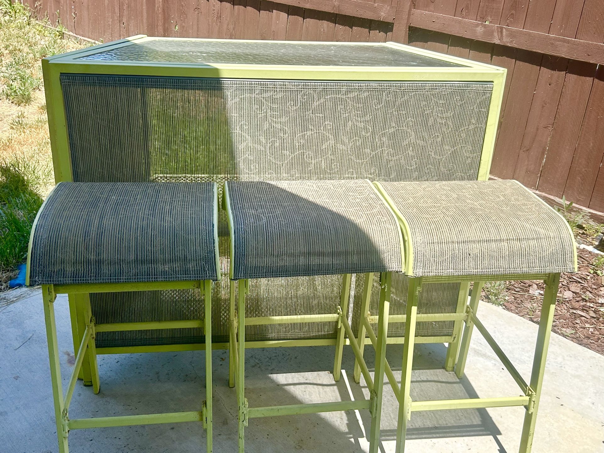 Outdoor Bar / Shelves / Bar Stools / Furniture