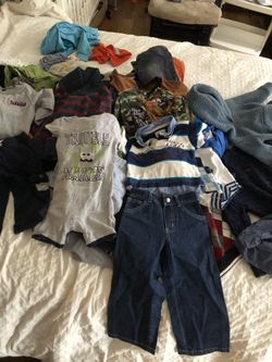 50 prendas de ropa de bebe por $45