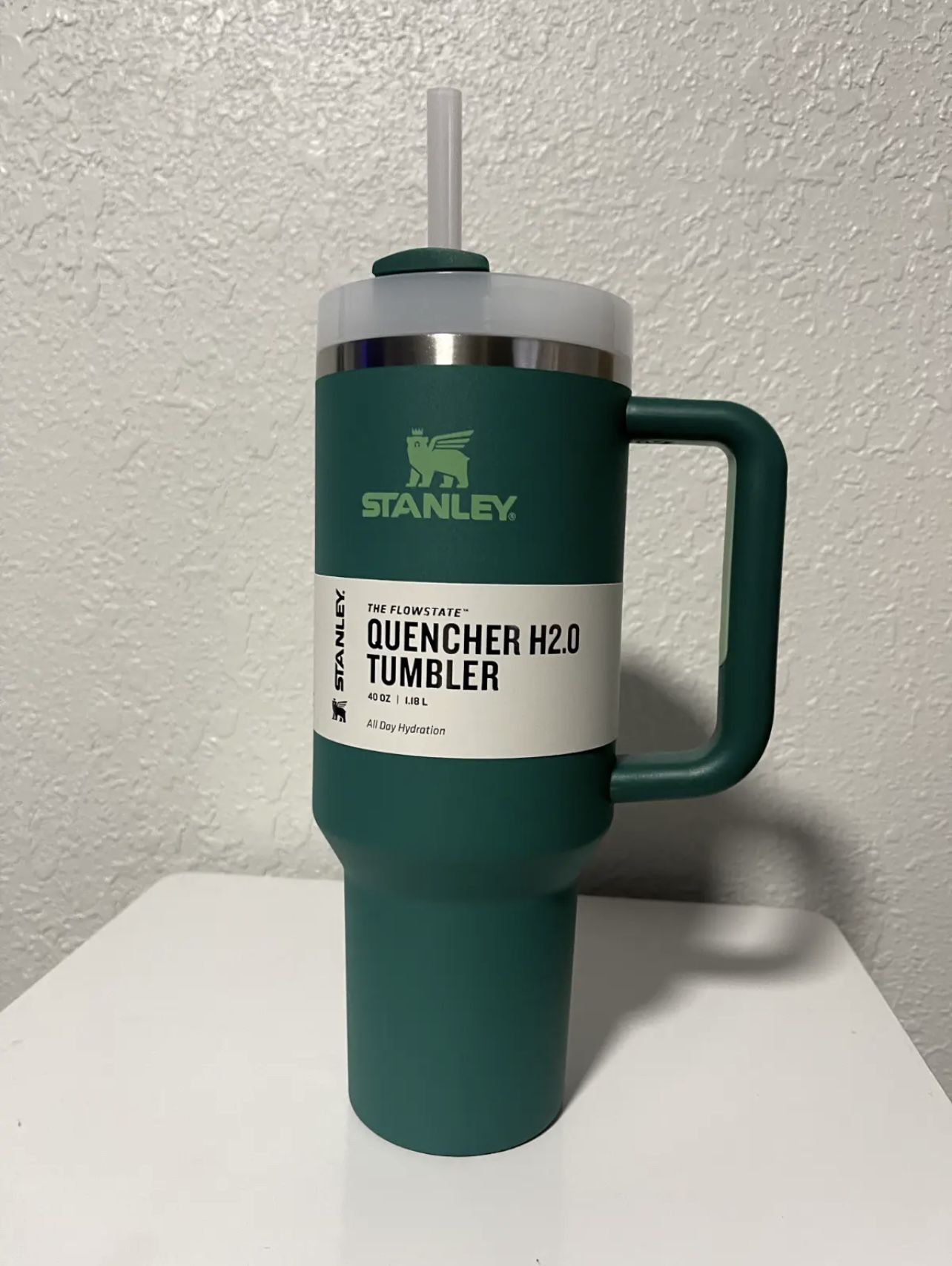 Stanley The Quencher H2.0 Flowstate Tumbler 40oz Rose Quartz FAST FREE  SHIP! for Sale in Miami, FL - OfferUp