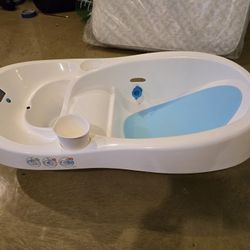 4 Moms CleanWater Tub