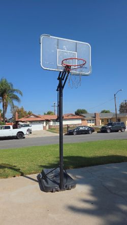 BASKETBALL COURT