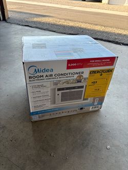 Midea 6,000 BTU 115V Window Air Conditioner