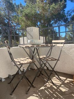 Outdoor table and chairs