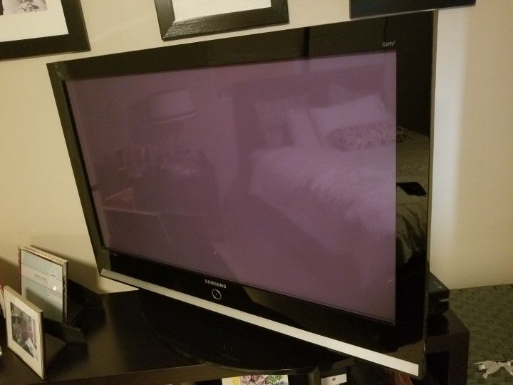 Samsung hp-s4253 42" 720P Plasma TV