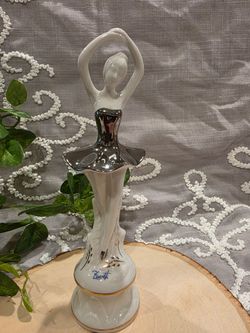 VINTAGE ITALIAN BALLERINA FIGURINE BY CAPODIMONTE SIGNED ZUCOTTI