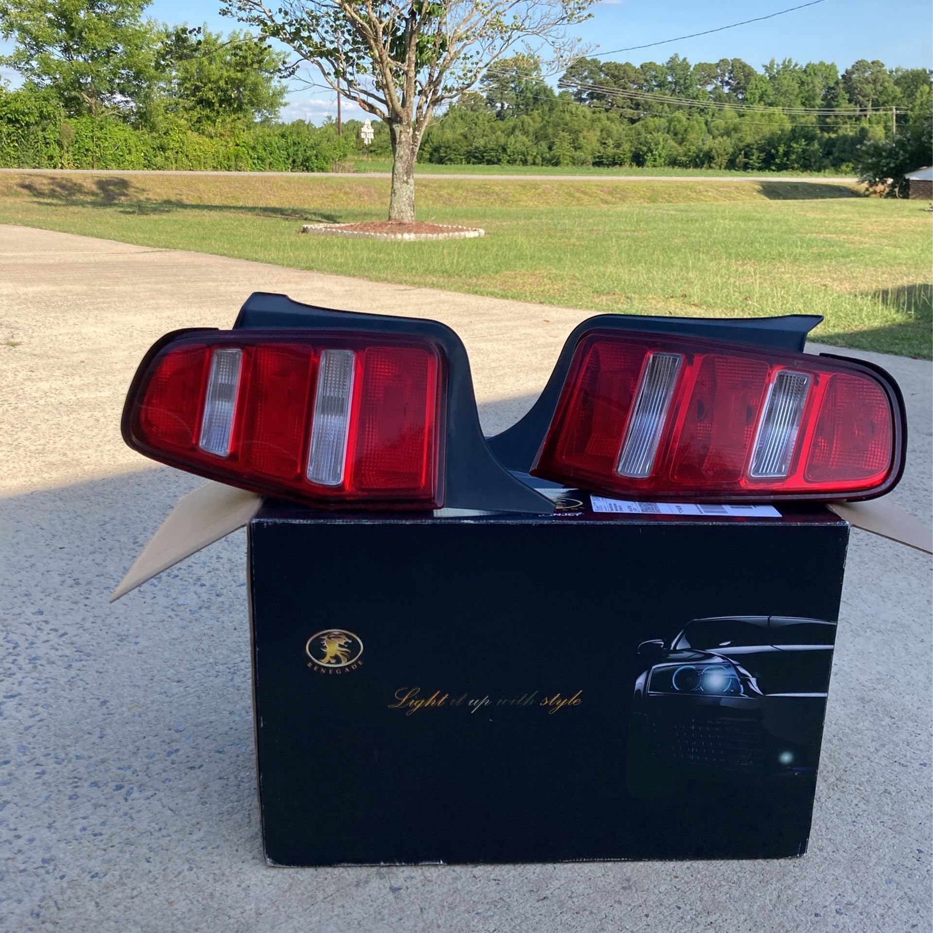 2010-12 Mustang Rear Lights 
