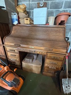 Antique Winners Only Inc roll top desk