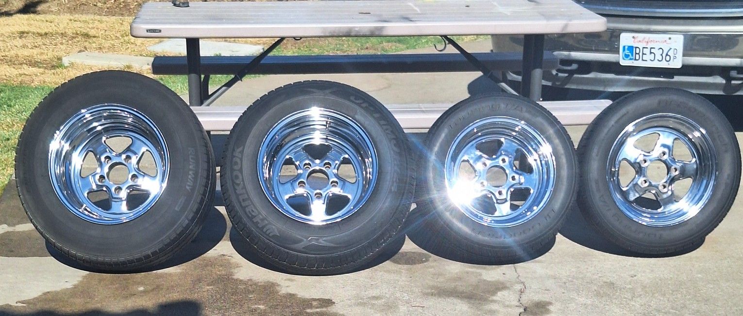 Star racing 15"-14" Staggered 5x4.75 $450