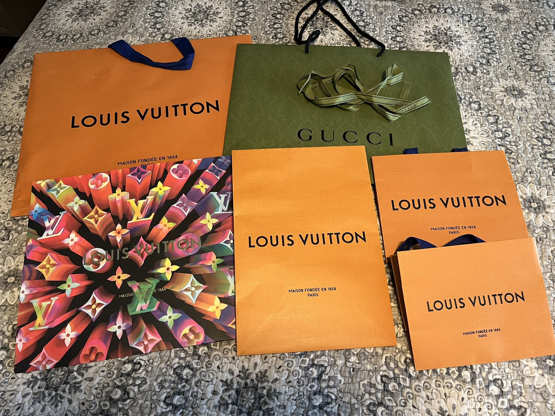 Louis Vuitton / Gucci Shopping Bags