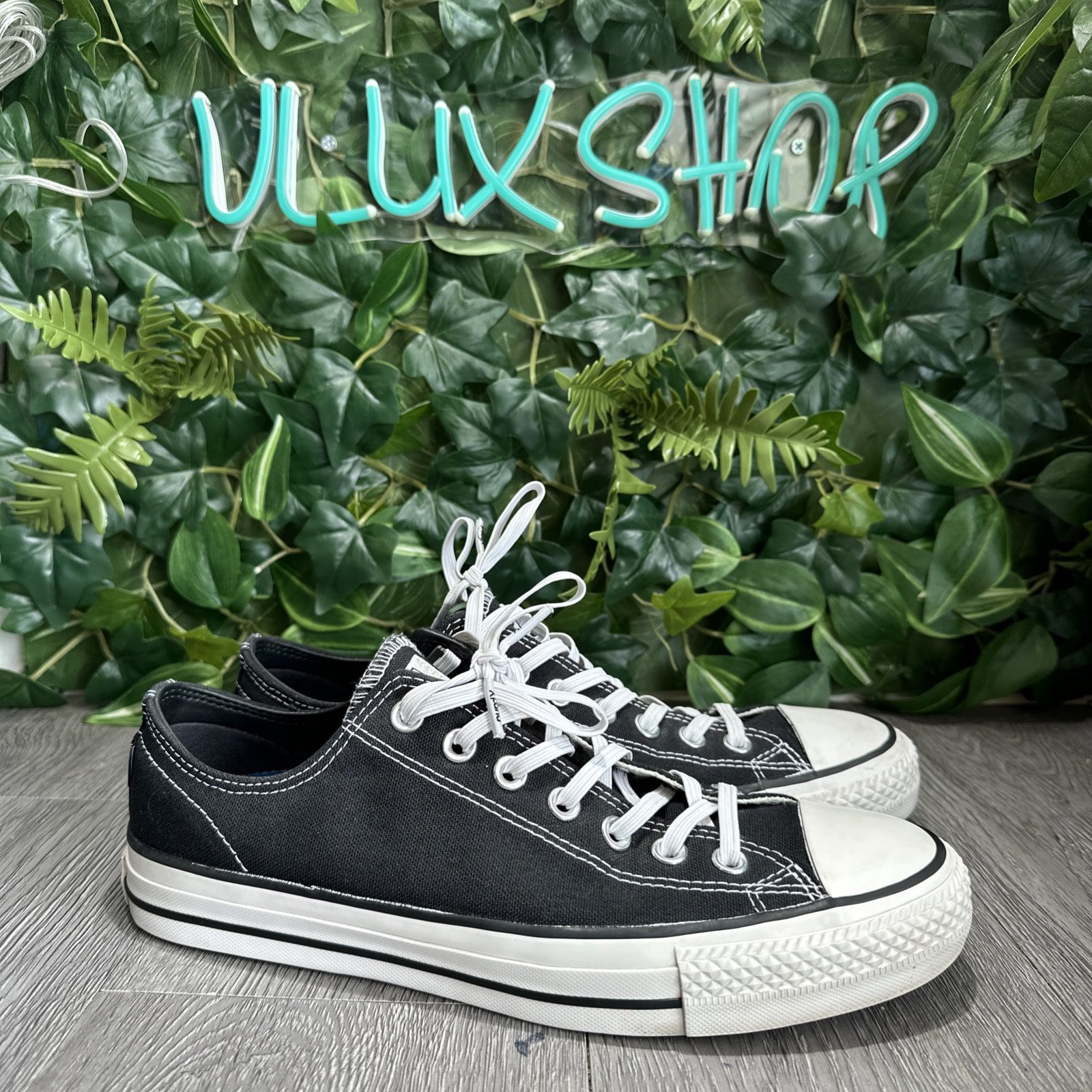 Size 8.5 - Converse Chuck Taylor All Star Pro Ox Men’s Black White Women 10.5