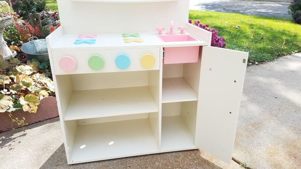 KIDS WOOD KITCHEN PLAYSET W 34 PC DISHES/ FOOD
