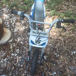 Kids Battery Operated Dirt Bike As Is Needs A Charger