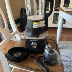 Brand New Pampered Chef Blender