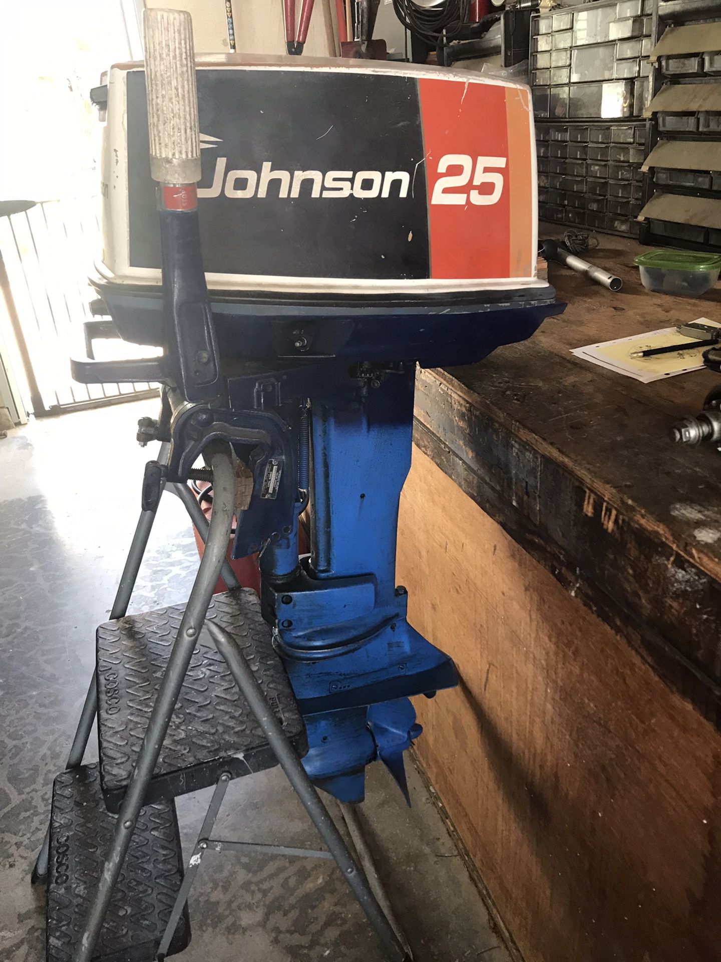 Johnson Outboard 25 hp 2 Stroke 