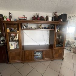 Entertainment cabinet