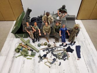 Vintage 2002 Hasbro G.I. Joe 1/6 scale Humvee Armament carrier action Figures...