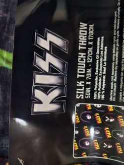 KISS Silck touch blanket NWT