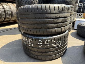PAIR OF 30535r20 MICHELIN TIRES