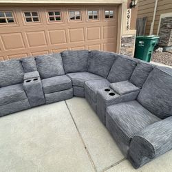 Huge Gray Sectional - FREE DELIVERY 🚚 