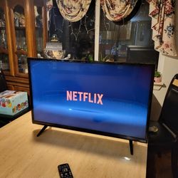 Vizio 32" Smart Tv Model E32h-C1