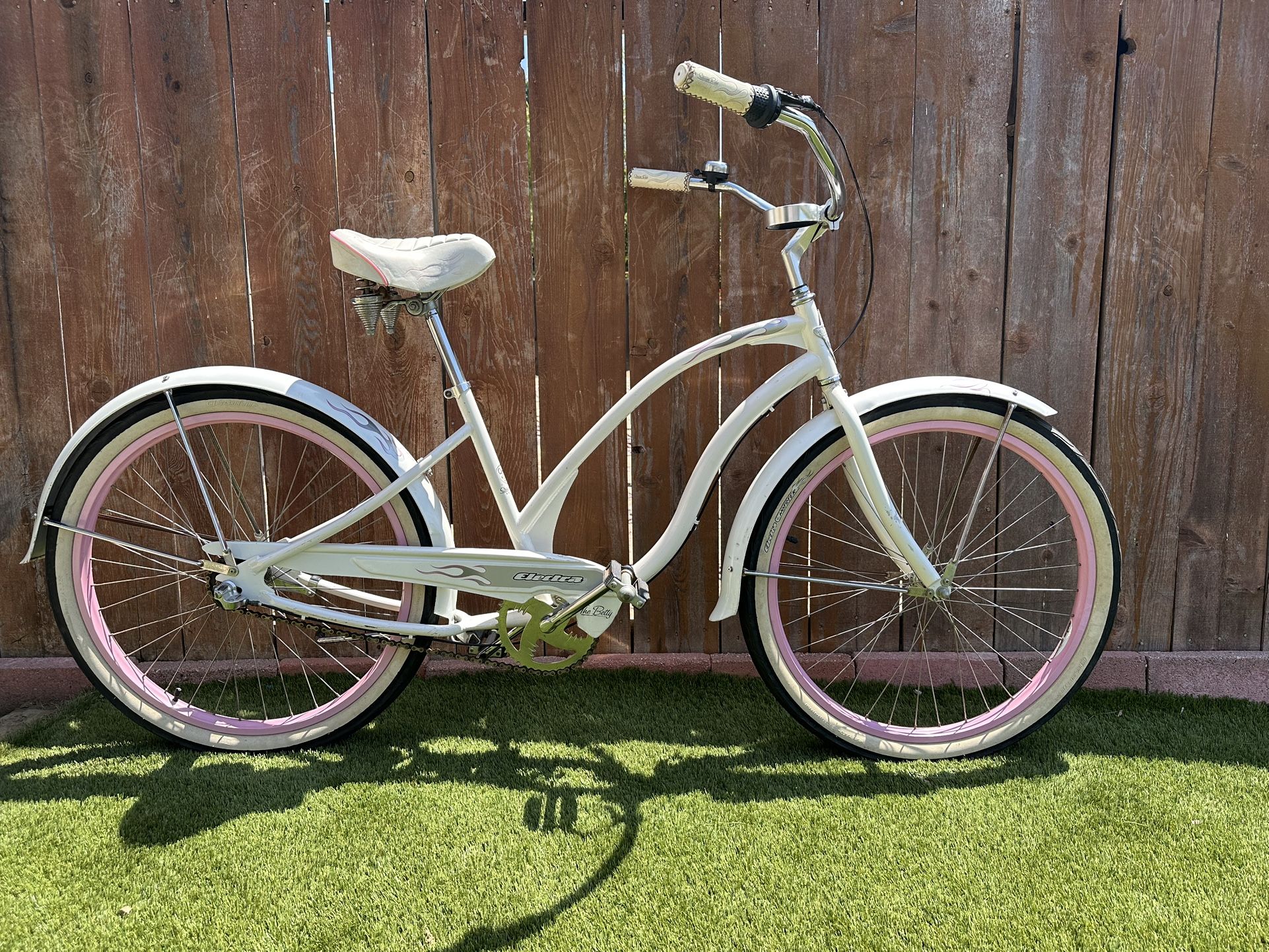 Electra The Betty model. Stream ride Edition. 3 speed women’s bicycle with step-thru frame.