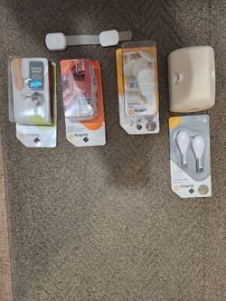 Baby Safety 1st plug & door protectors
