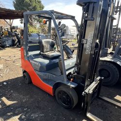 Toyota Forklift 8FGCU25 5,000 LBS LIFT