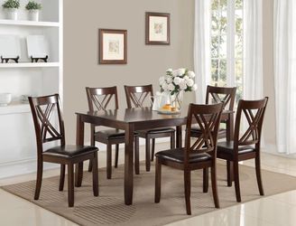 New 7 Piece Dining Set
