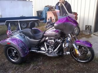 Custom airbrush work I paint motorcycles trucks cars trailers anything