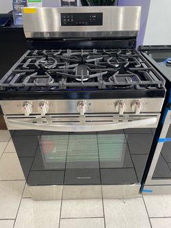 Frigidaire Stainless Steel Gas Range