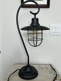 Table lamp
