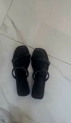 Shoe color black