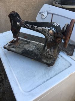 Singer Antique Sewing Machine