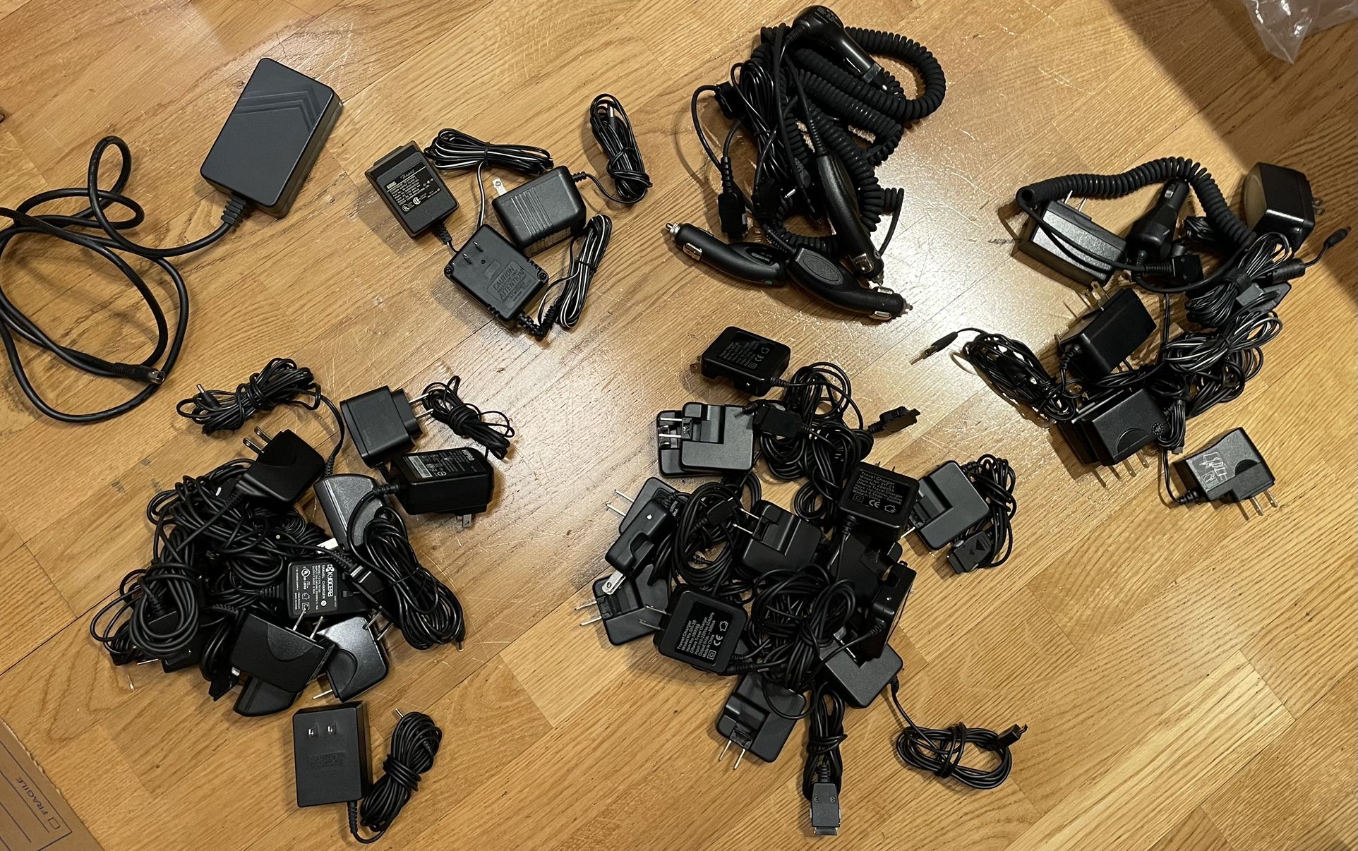 Bundle 60 Phone Travel Chargers, Nokia, Kyocera, LG, Samsung