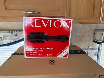 Revlon One-Step Volumizer Hair Dryer Brush